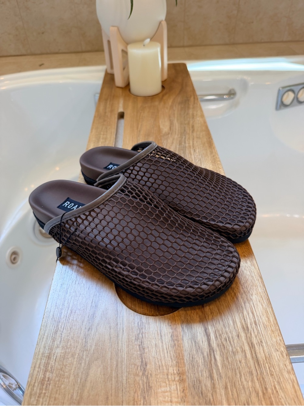 ROAM
THE MESH CLOG - Brown
$170.00